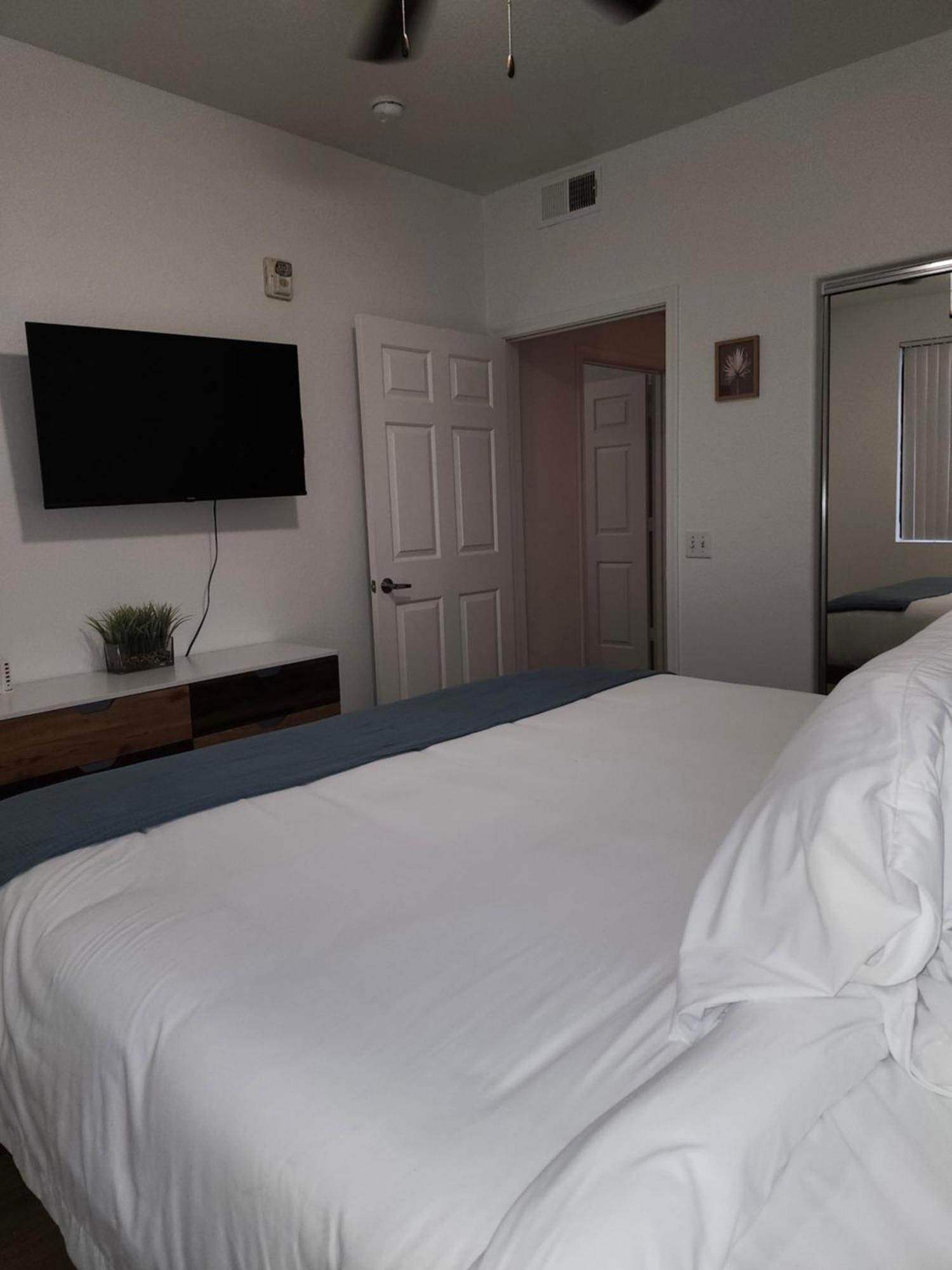 グレンデールWestgate Entertainment District, Walk To Events, Wifi, Free Parkingアパートメント 部屋 写真